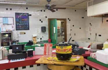 2 Chicks cafe, food truck and catering