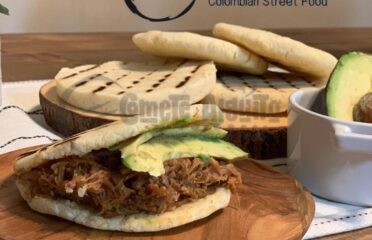 Comete Alguito Colombian Street Food