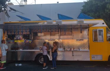 Mariscos el Primo Taco Truck estilo San Juan de Los Lagos