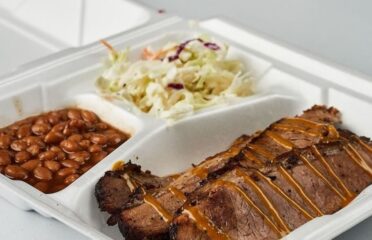 Chef holmes smokin bones BBQ food truck